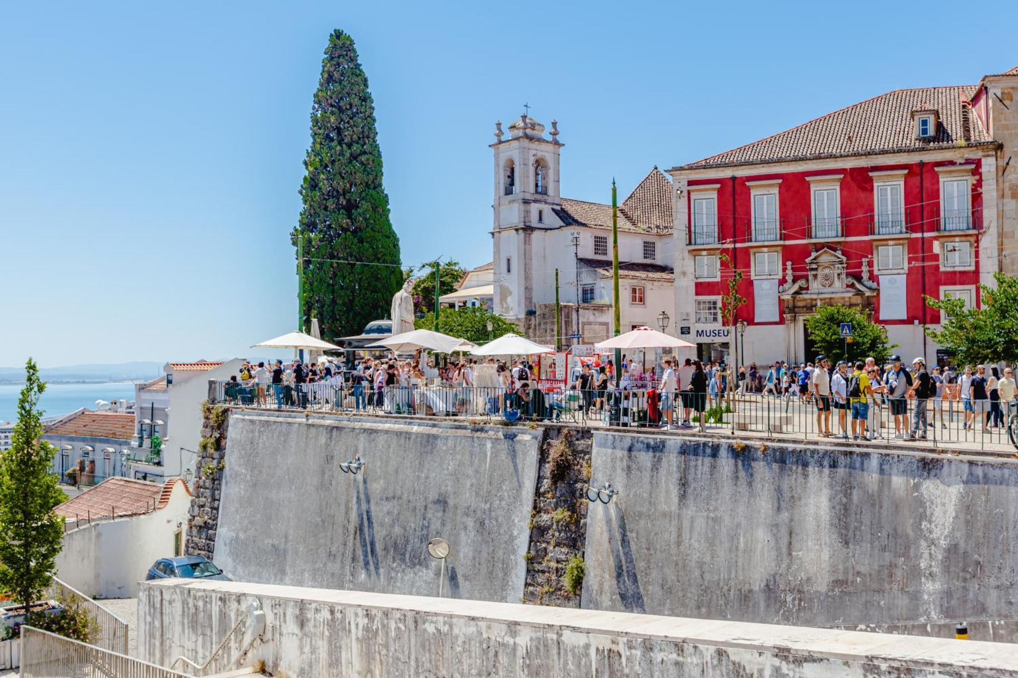 Visit Lisbon4Fun - Alfama Lägenhet Exteriör bild