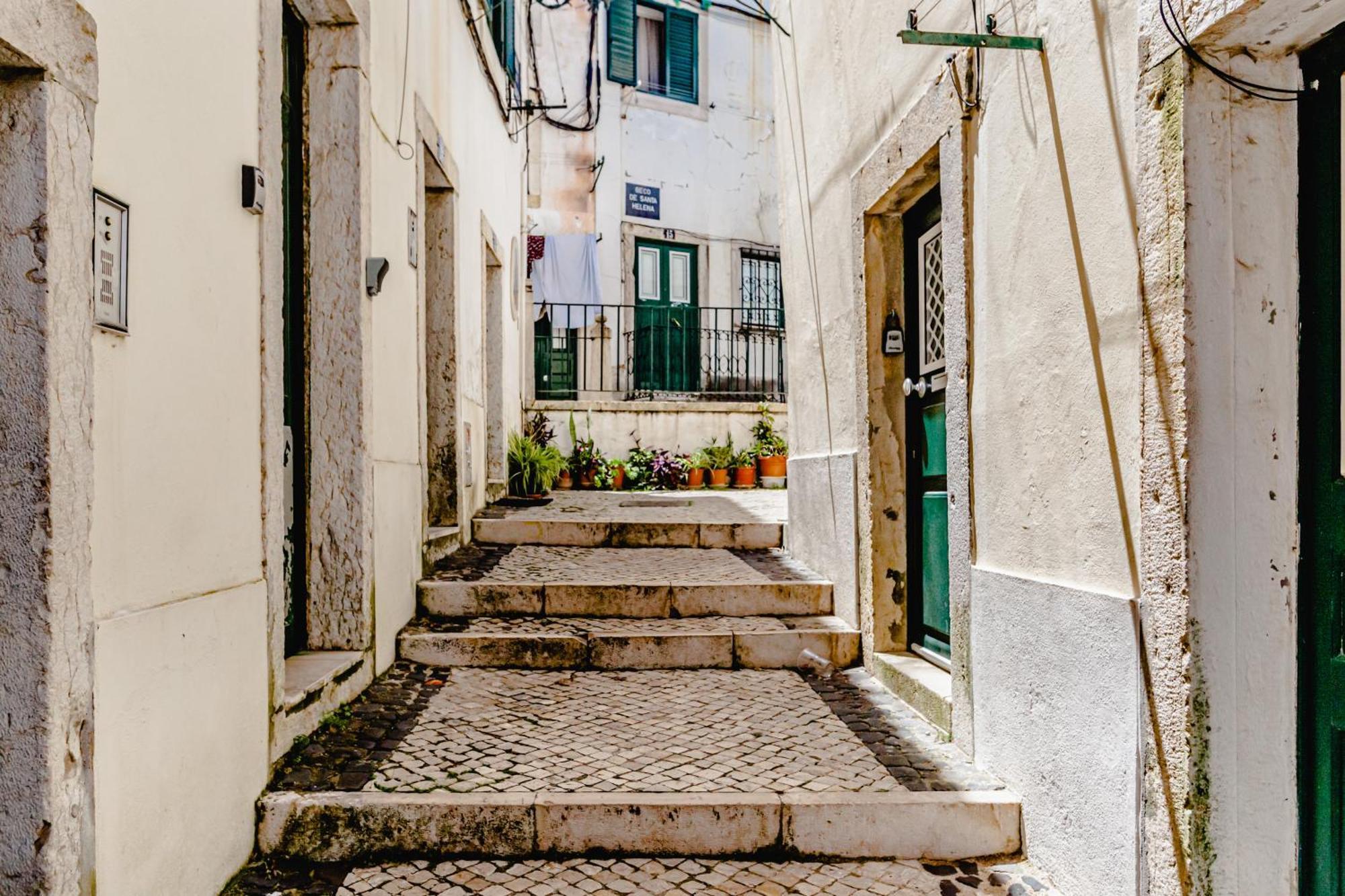 Visit Lisbon4Fun - Alfama Lägenhet Exteriör bild